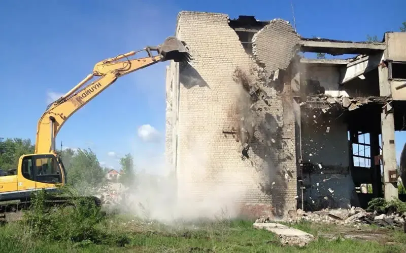 demolition batiment industriel 85 vendee benet